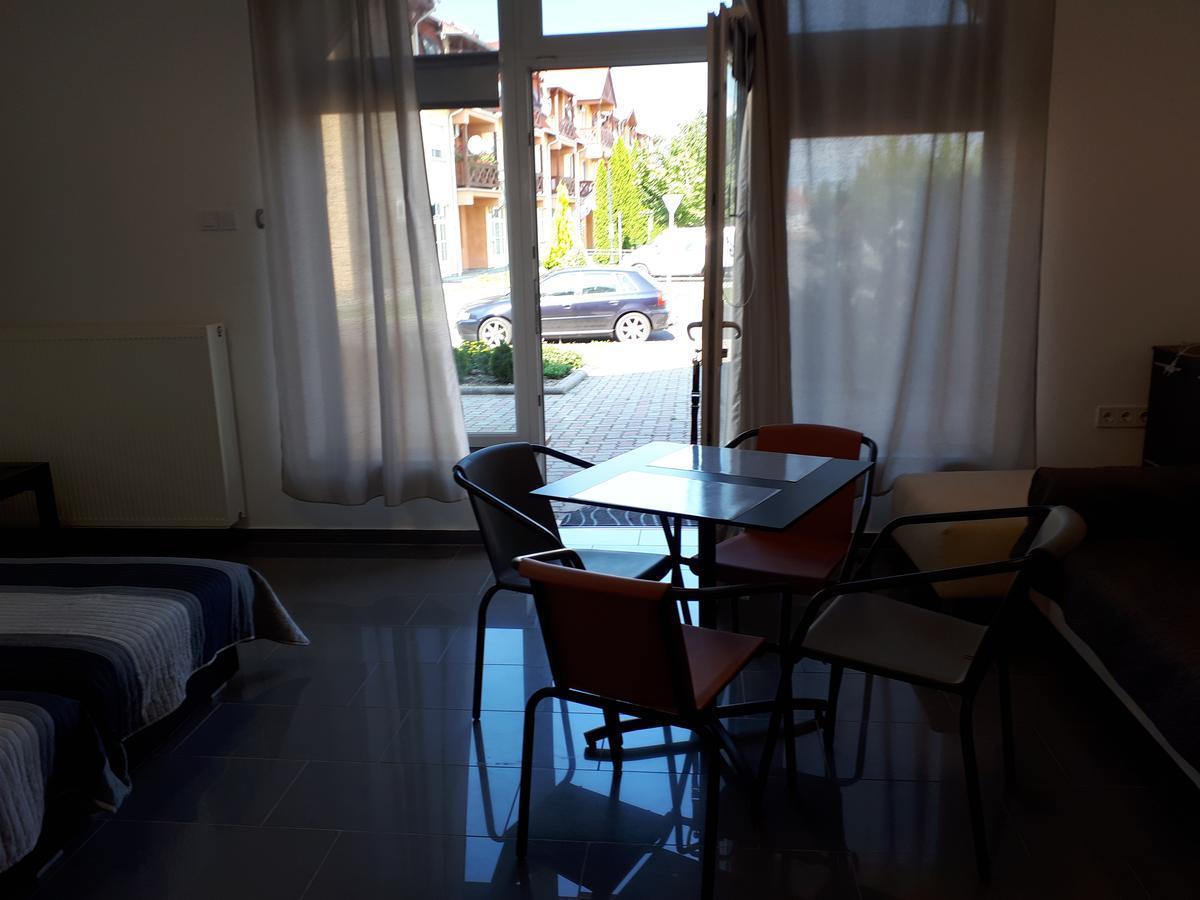 Kertvarosi Apartman II Tiszaújváros Exterior foto