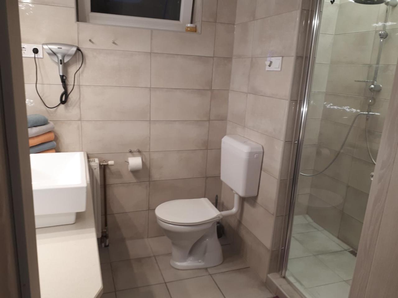 Kertvarosi Apartman II Tiszaújváros Exterior foto